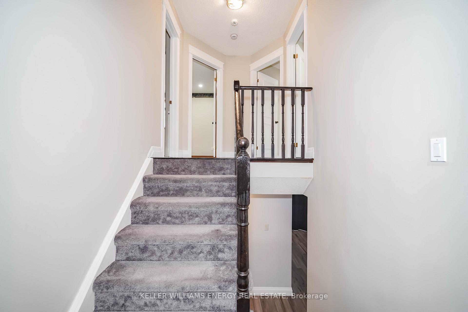 Photo 11 of 23 Downham Drive, Clarington, Bowmanville — HOMEH