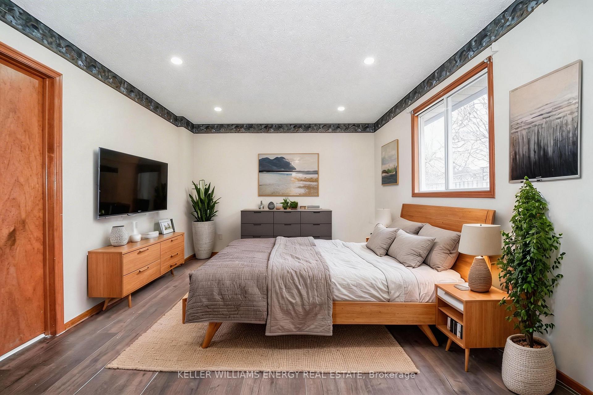 Photo 14 of 23 Downham Drive, Clarington, Bowmanville — HOMEH