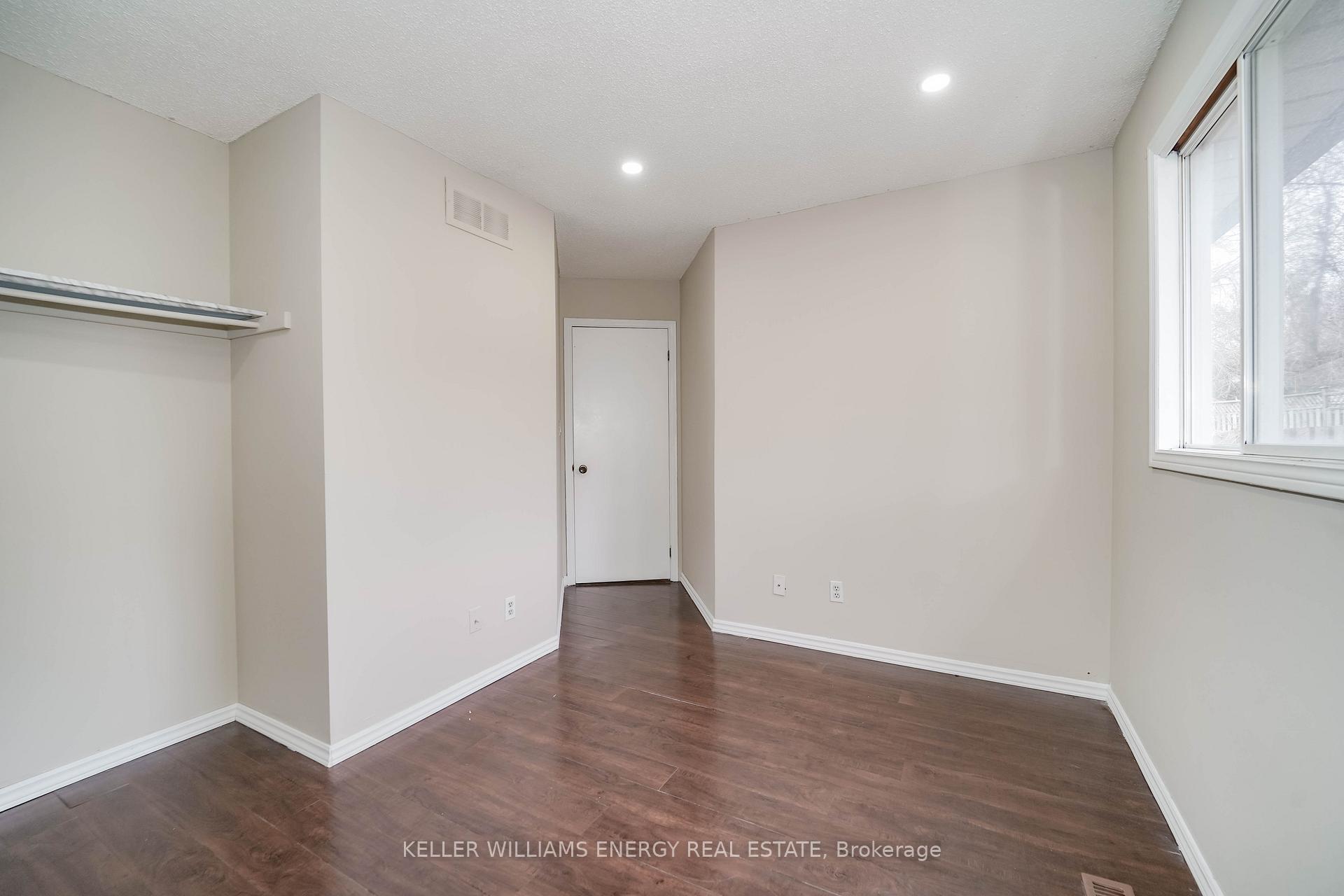 Photo 19 of 23 Downham Drive, Clarington, Bowmanville — HOMEH