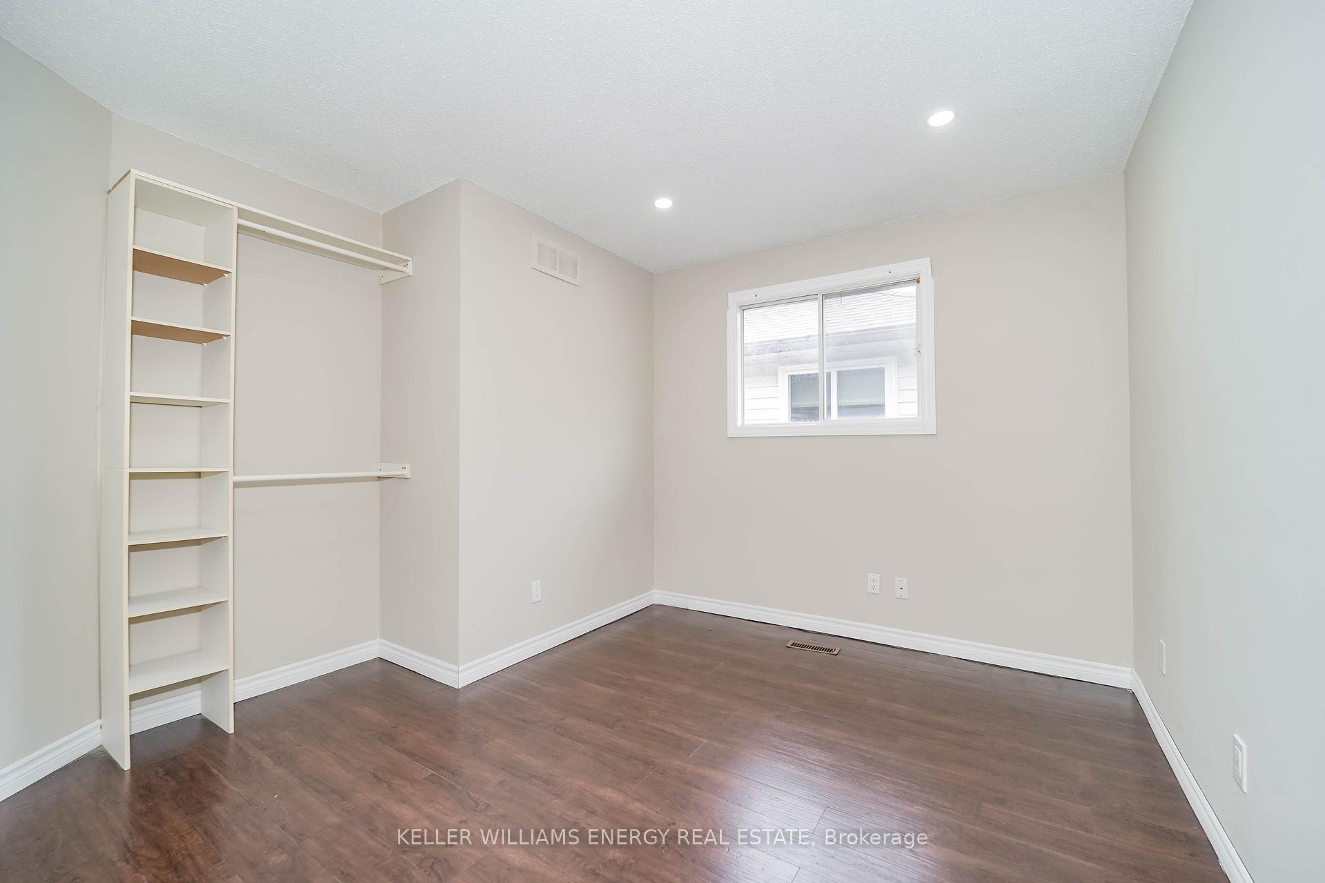 Photo 21 of 23 Downham Drive, Clarington, Bowmanville — HOMEH