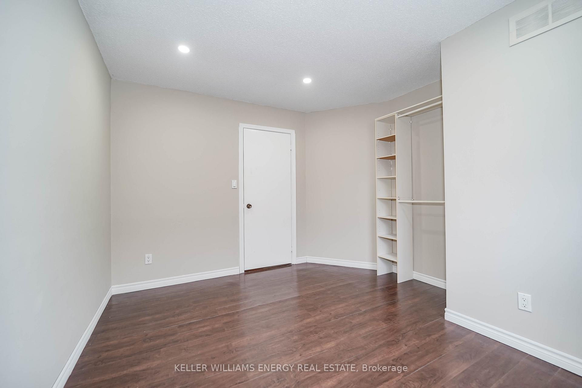 Photo 22 of 23 Downham Drive, Clarington, Bowmanville — HOMEH