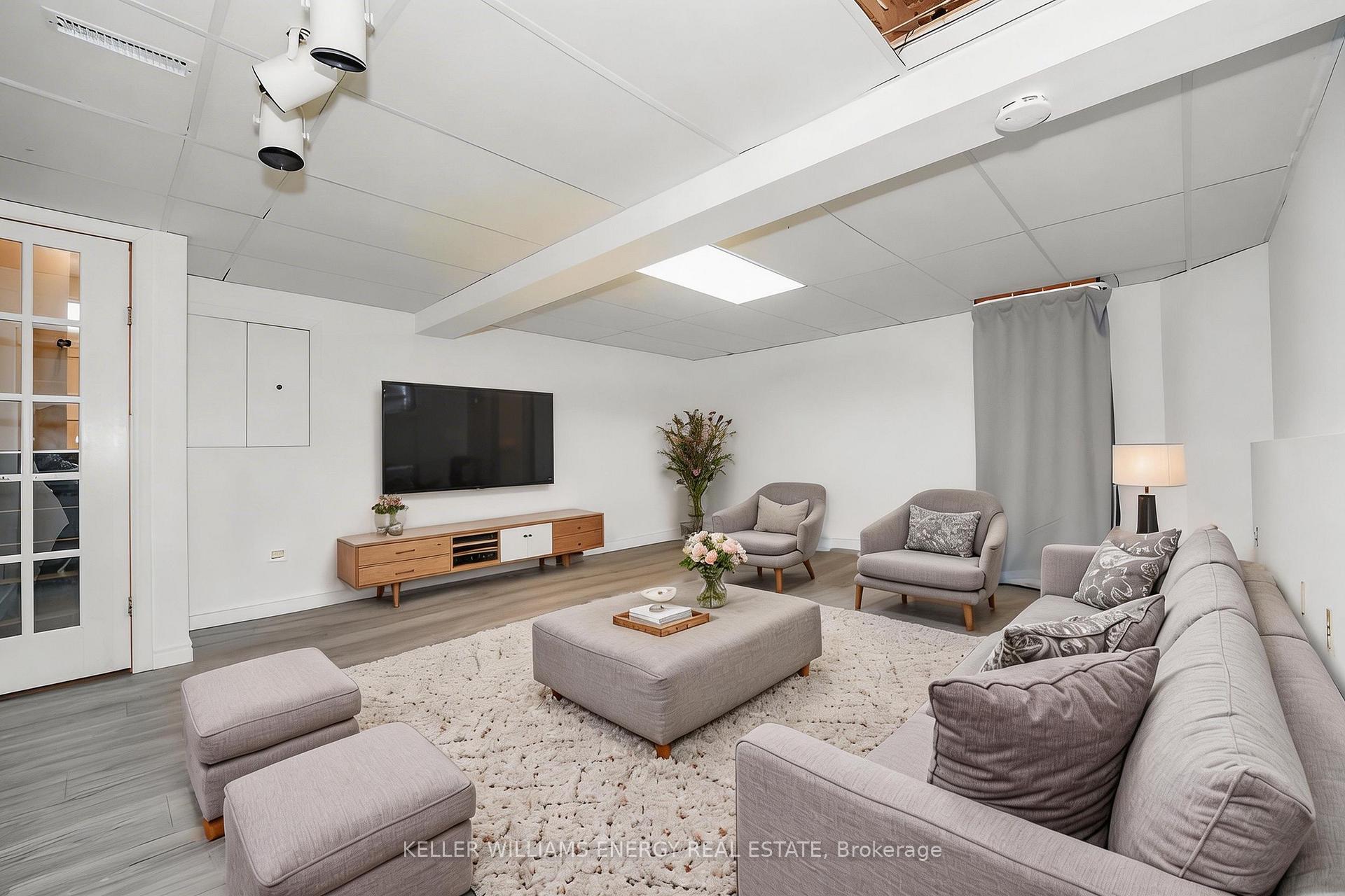 Photo 26 of 23 Downham Drive, Clarington, Bowmanville — HOMEH