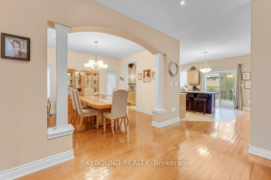 Photo 10 of 365 Valridge Drive, Hamilton, Ancaster — HOMEH