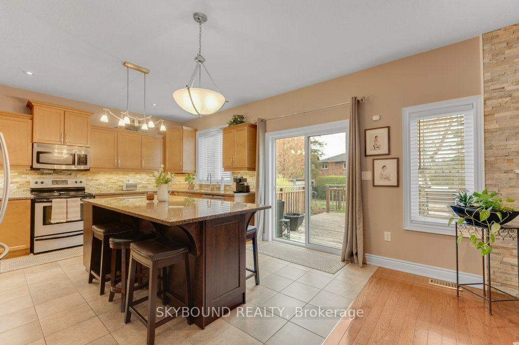 Photo 15 of 365 Valridge Drive, Hamilton, Ancaster — HOMEH