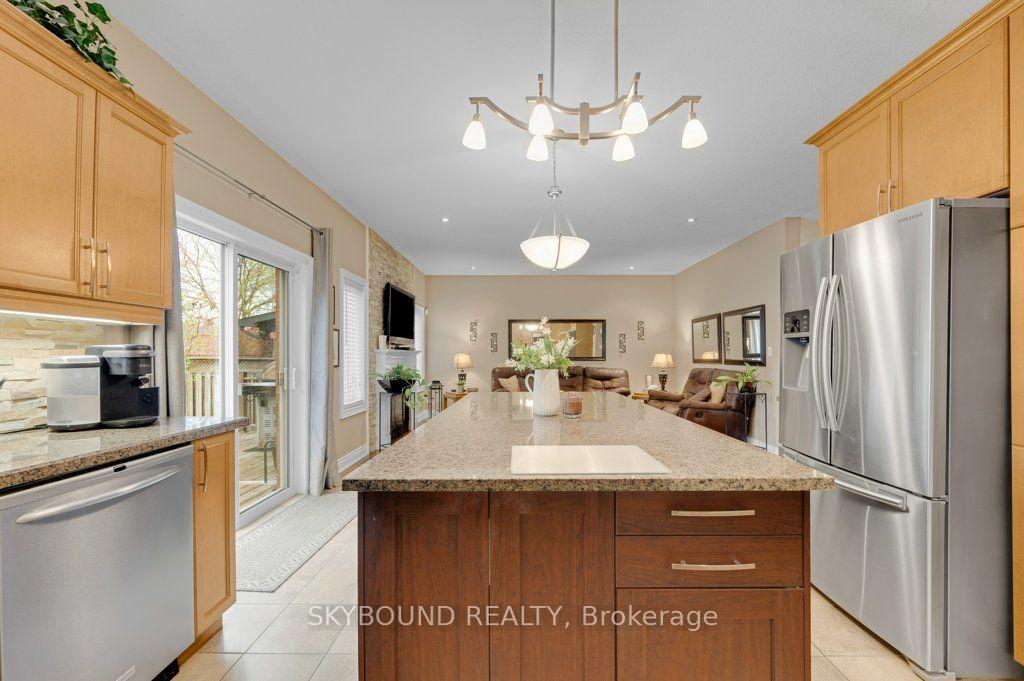 Photo 16 of 365 Valridge Drive, Hamilton, Ancaster — HOMEH