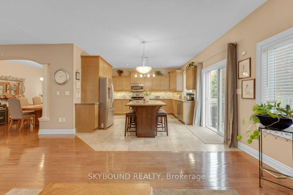 Photo 20 of 365 Valridge Drive, Hamilton, Ancaster — HOMEH
