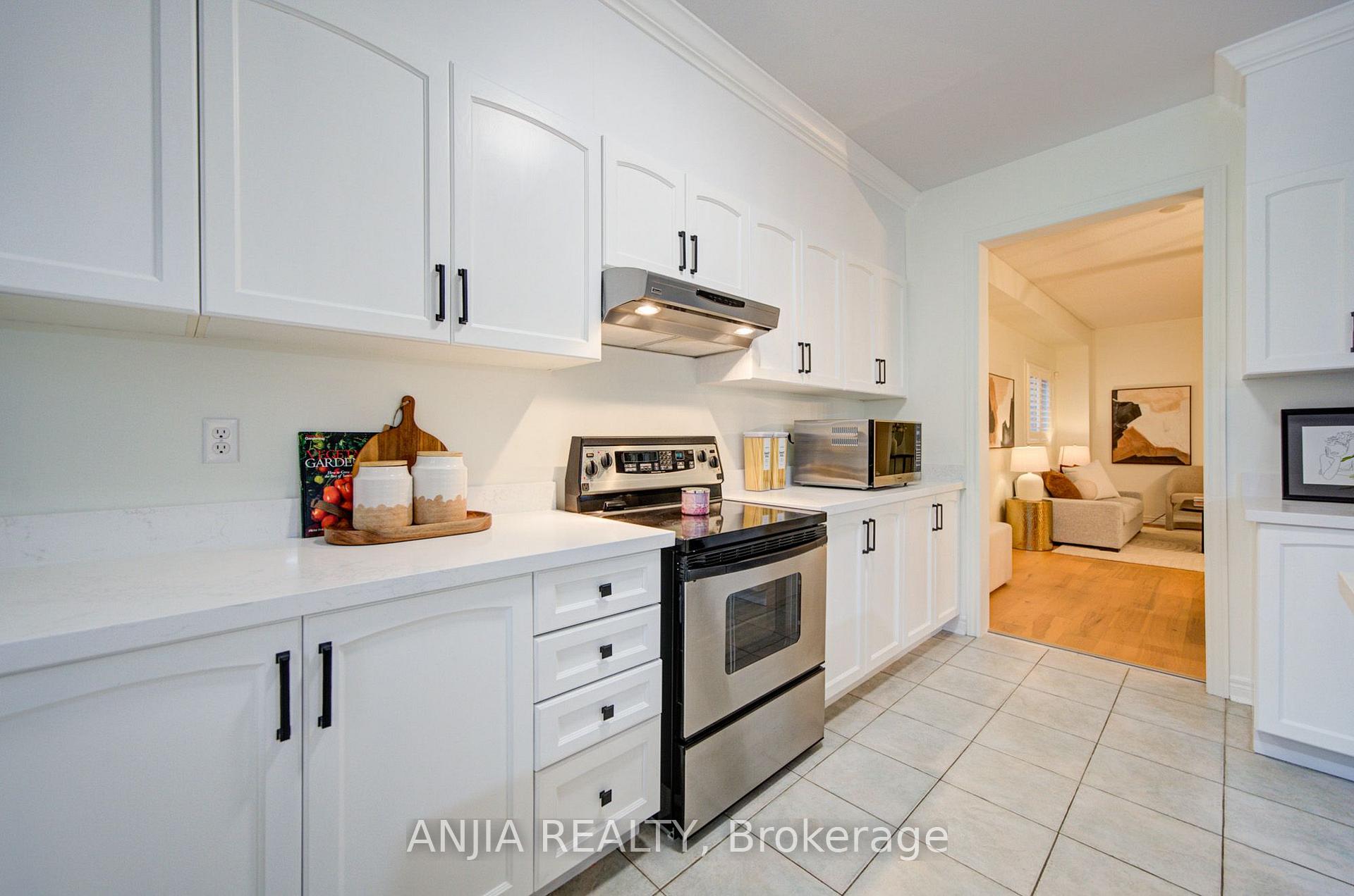 Photo 9 of 94 Cynthia Jean Street, Markham, Berczy — HOMEH