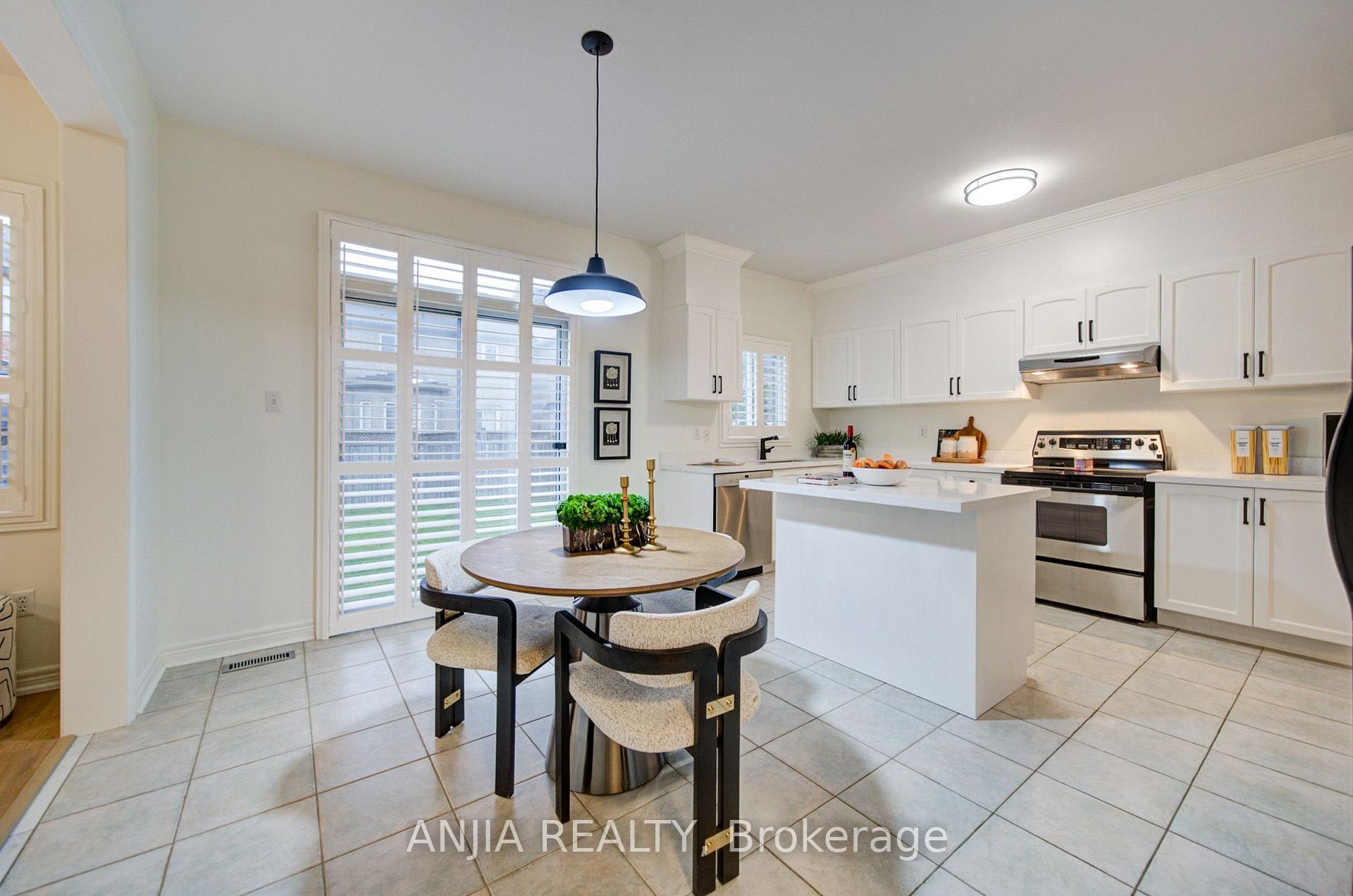 Photo 13 of 94 Cynthia Jean Street, Markham, Berczy — HOMEH