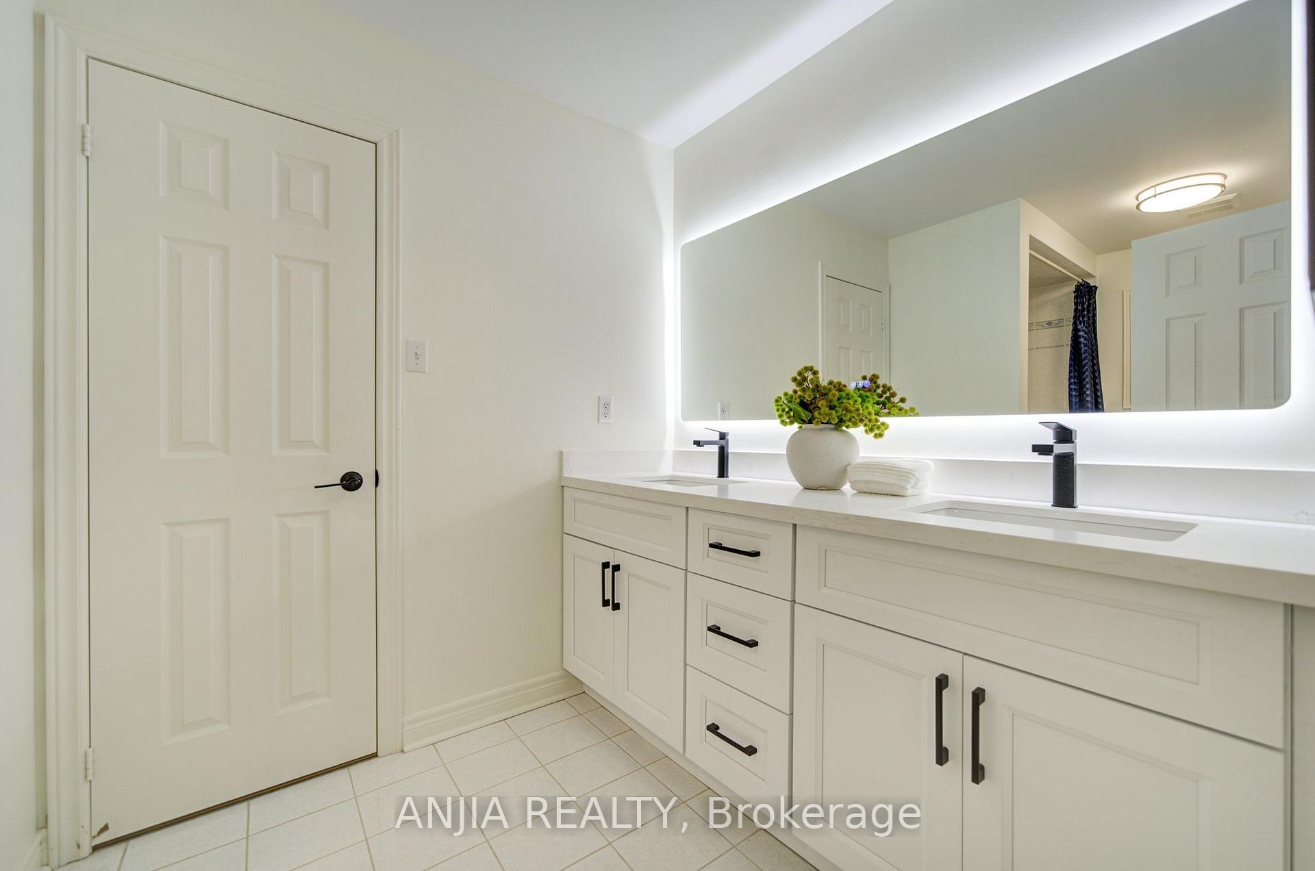 Photo 31 of 94 Cynthia Jean Street, Markham, Berczy — HOMEH