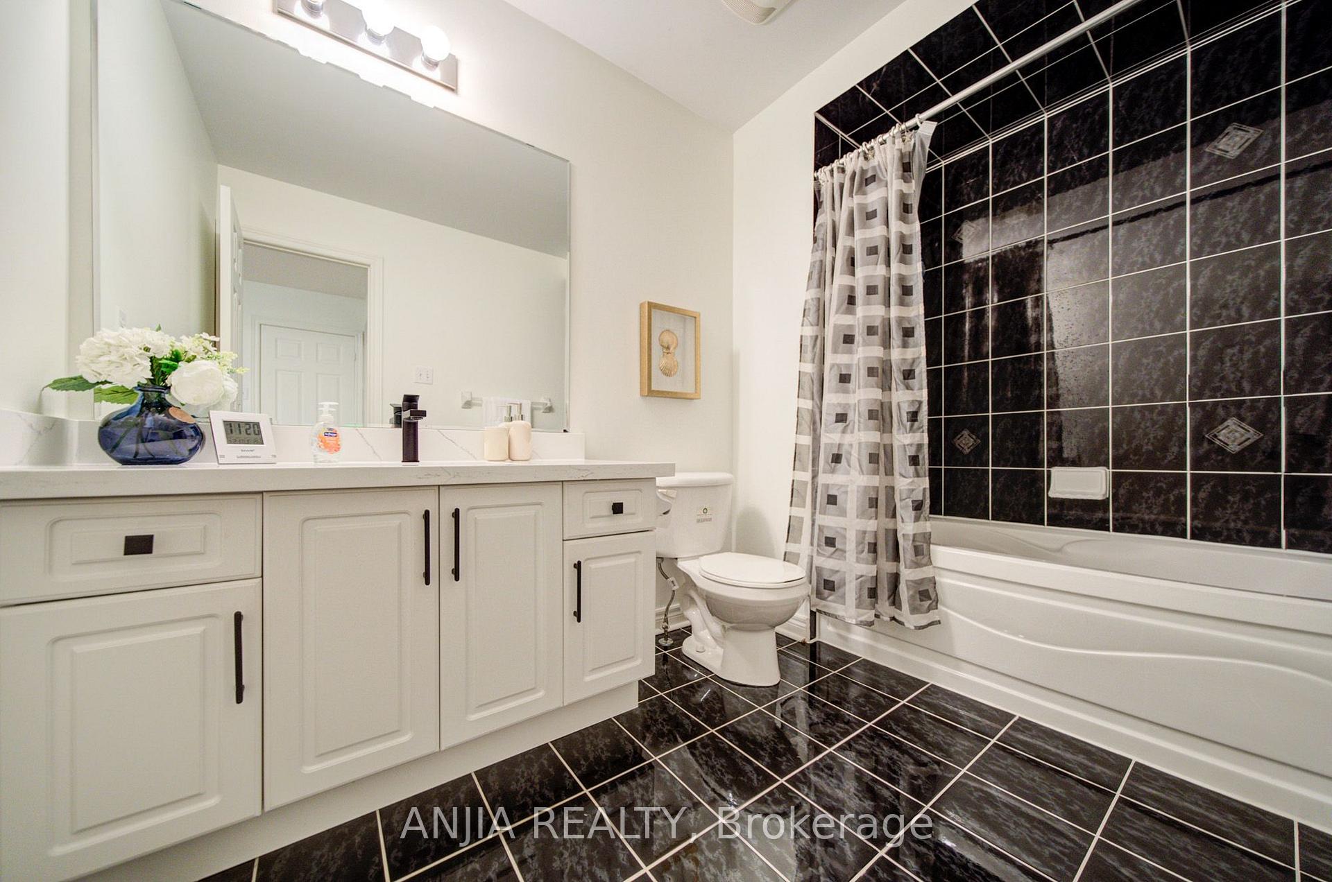Photo 35 of 94 Cynthia Jean Street, Markham, Berczy — HOMEH