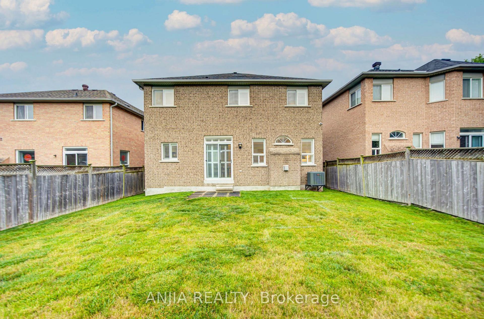 Photo 36 of 94 Cynthia Jean Street, Markham, Berczy — HOMEH