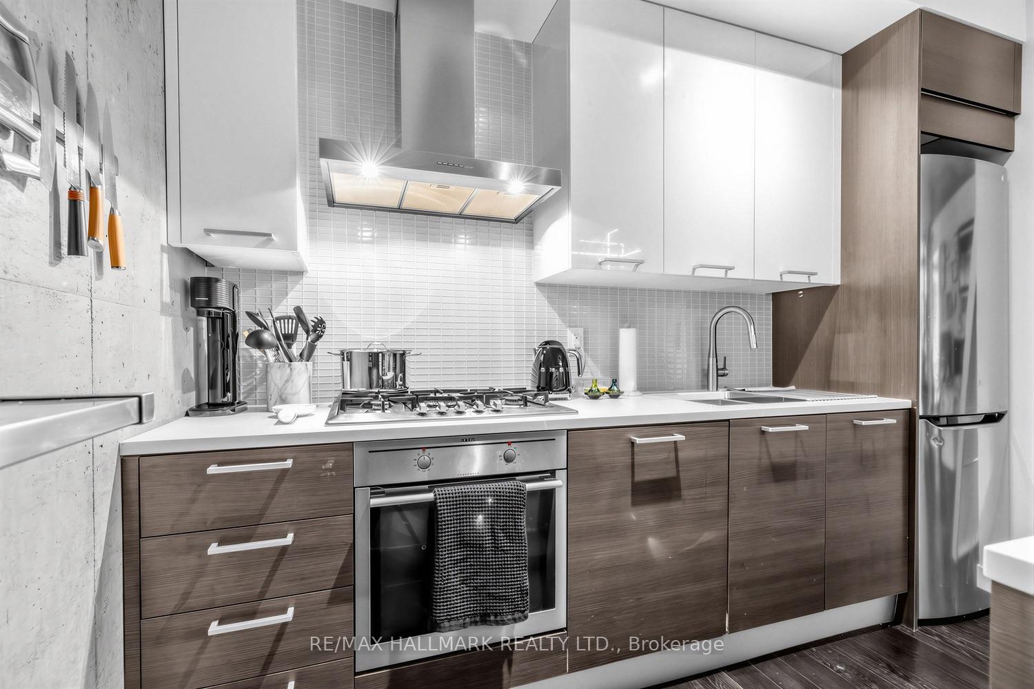 Photo 15 of Unit 408, 90 Broadview Avenue, Toronto, South Riverdale — HOMEH
