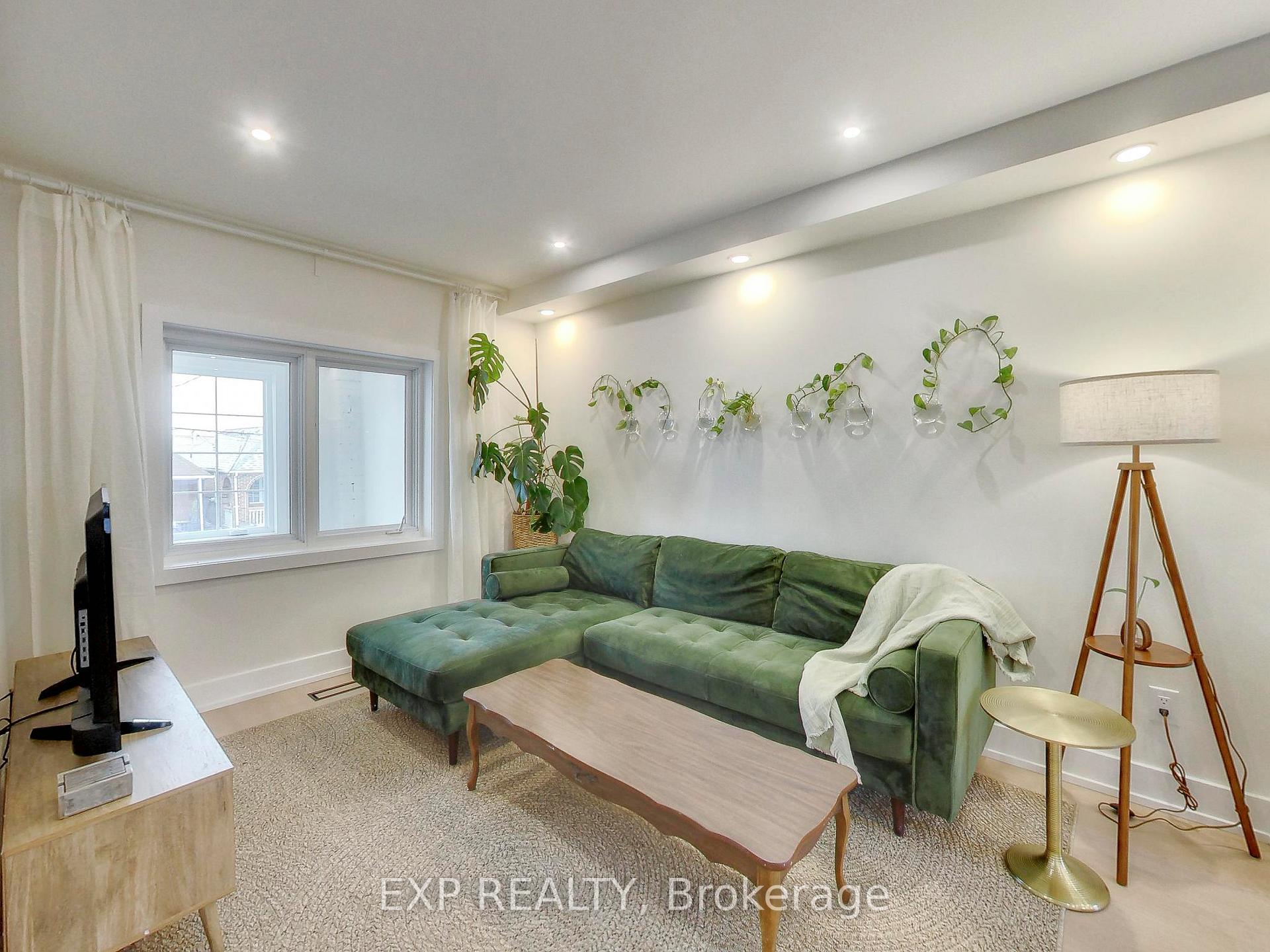 Photo 5 of 37 Gilbert Avenue, Toronto, Corso Italia-Davenport — HOMEH