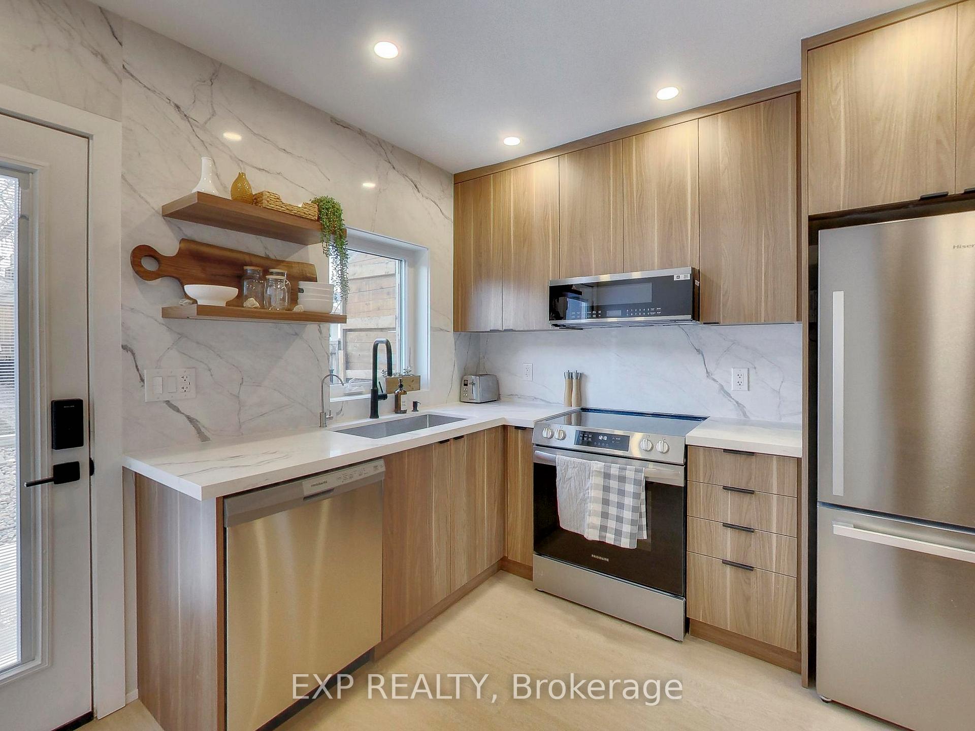 Photo 9 of 37 Gilbert Avenue, Toronto, Corso Italia-Davenport — HOMEH