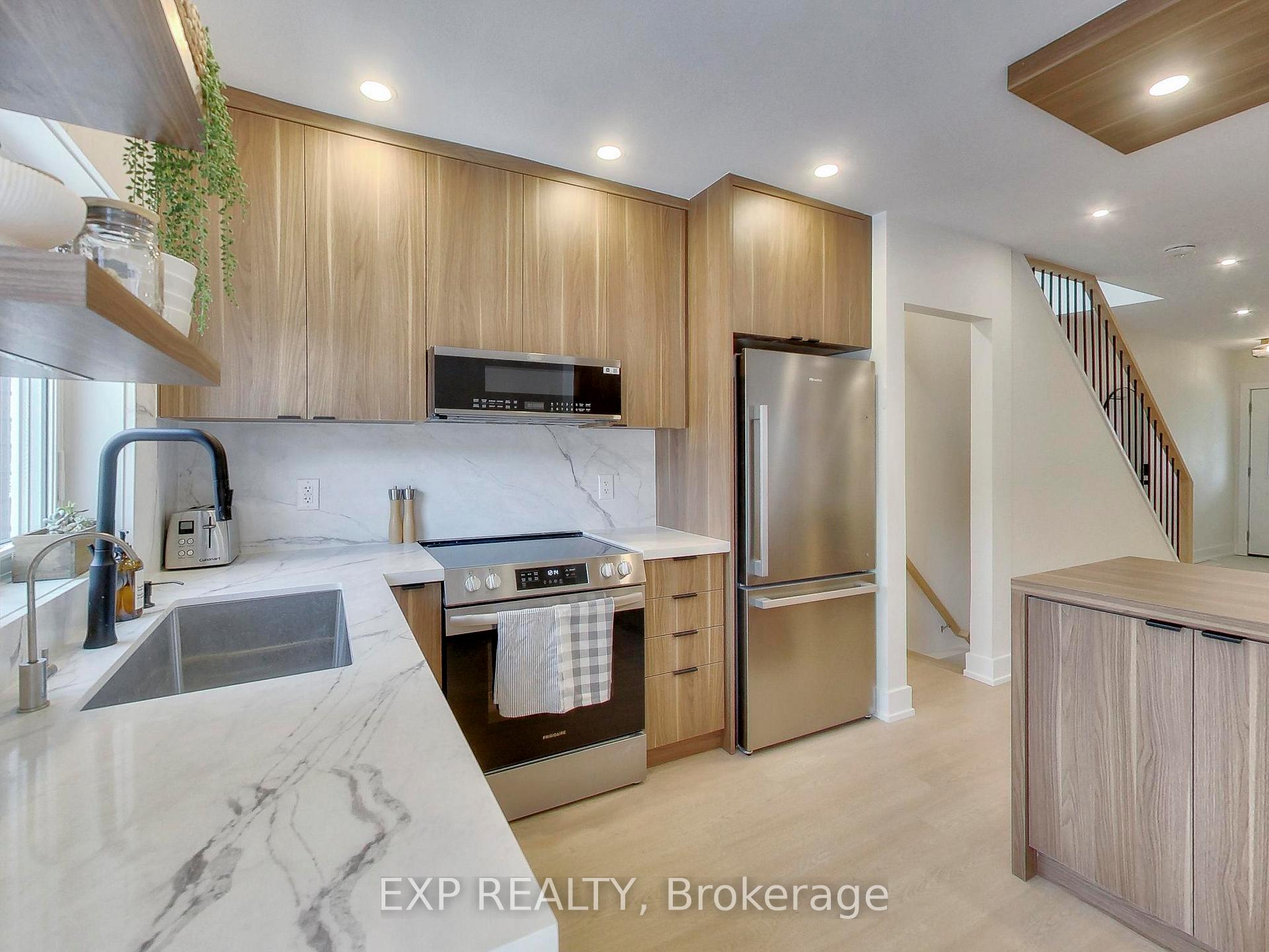 Photo 10 of 37 Gilbert Avenue, Toronto, Corso Italia-Davenport — HOMEH