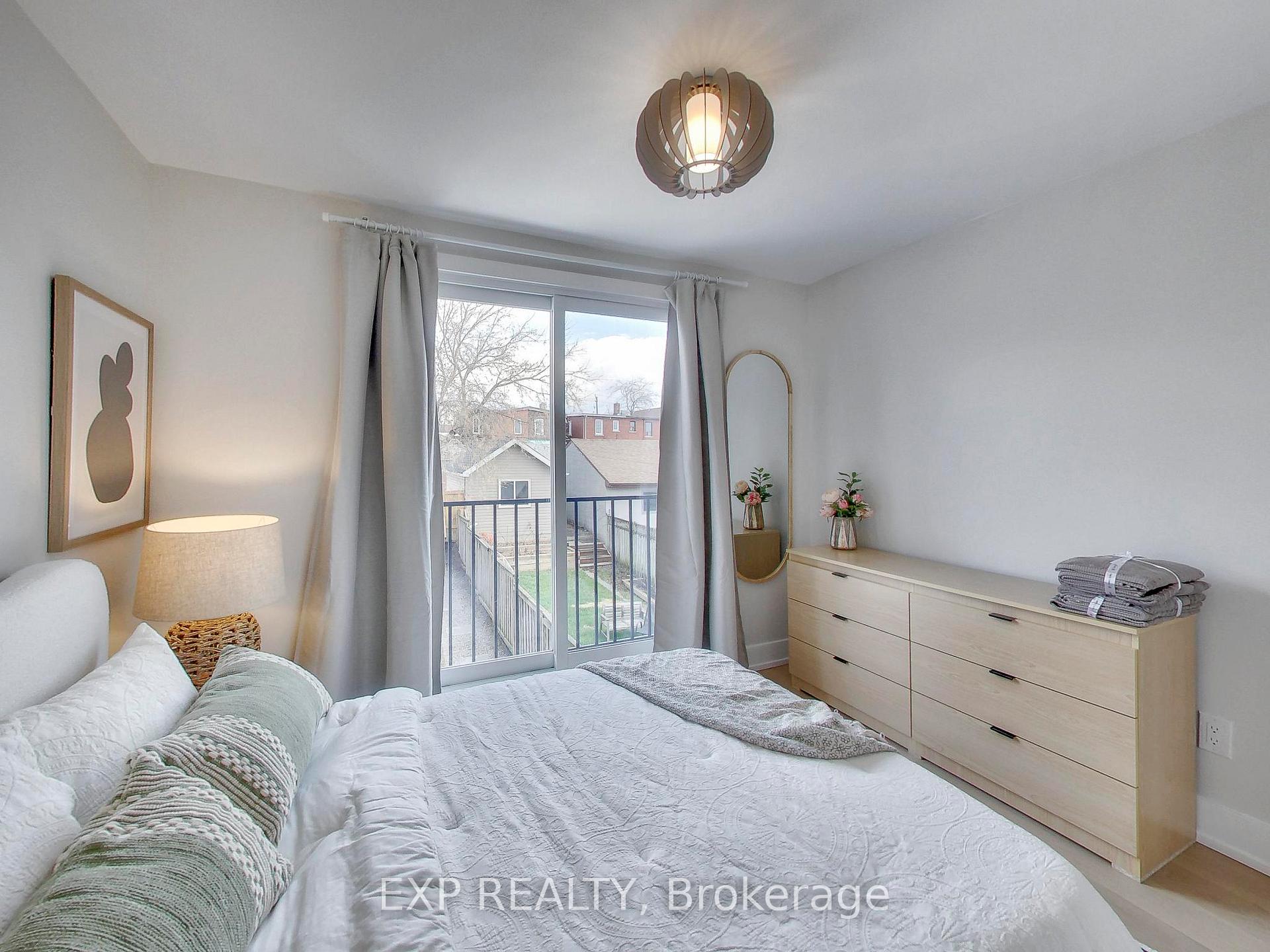 Photo 16 of 37 Gilbert Avenue, Toronto, Corso Italia-Davenport — HOMEH