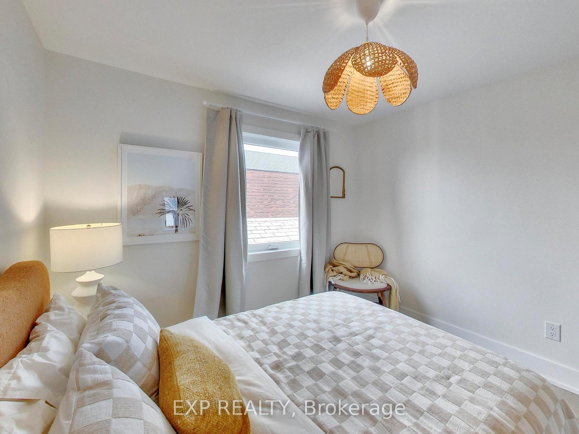 Photo 18 of 37 Gilbert Avenue, Toronto, Corso Italia-Davenport — HOMEH