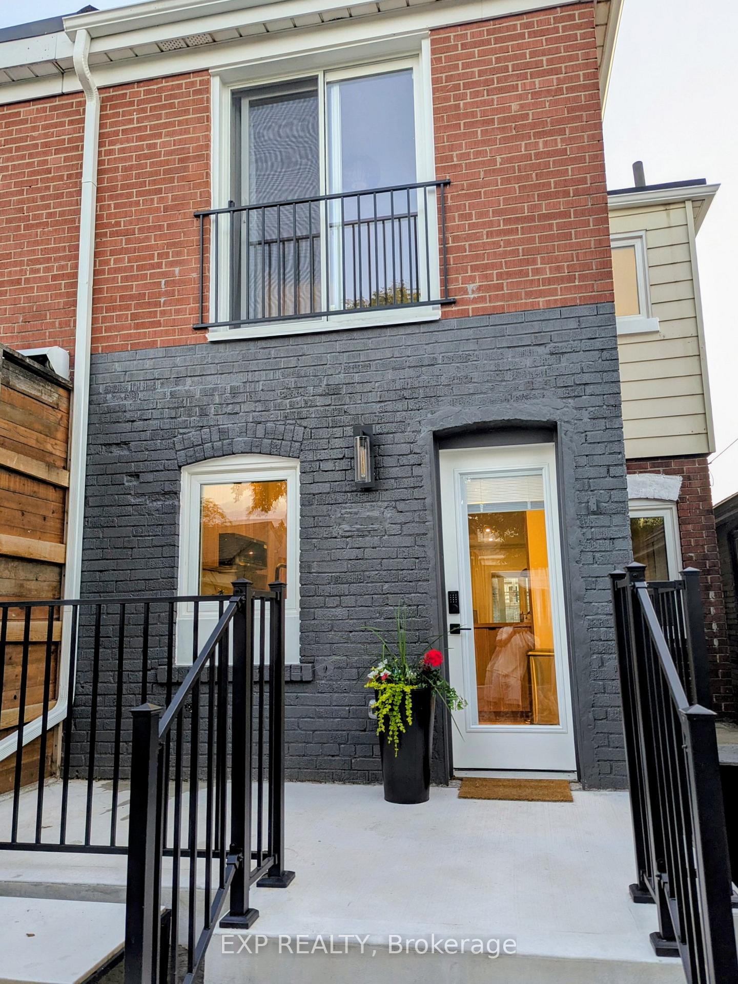 Photo 26 of 37 Gilbert Avenue, Toronto, Corso Italia-Davenport — HOMEH