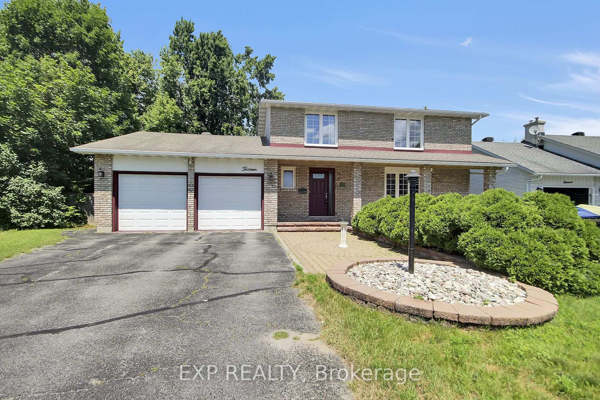 Photo 2 of 13 Shanel Place, Ottawa, Barrhaven - Pheasant Run — HOMEH