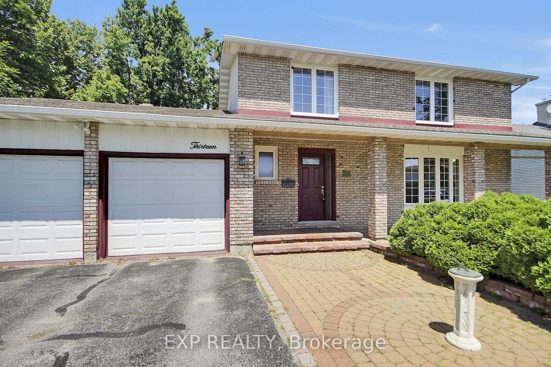 Photo 4 of 13 Shanel Place, Ottawa, Barrhaven - Pheasant Run — HOMEH
