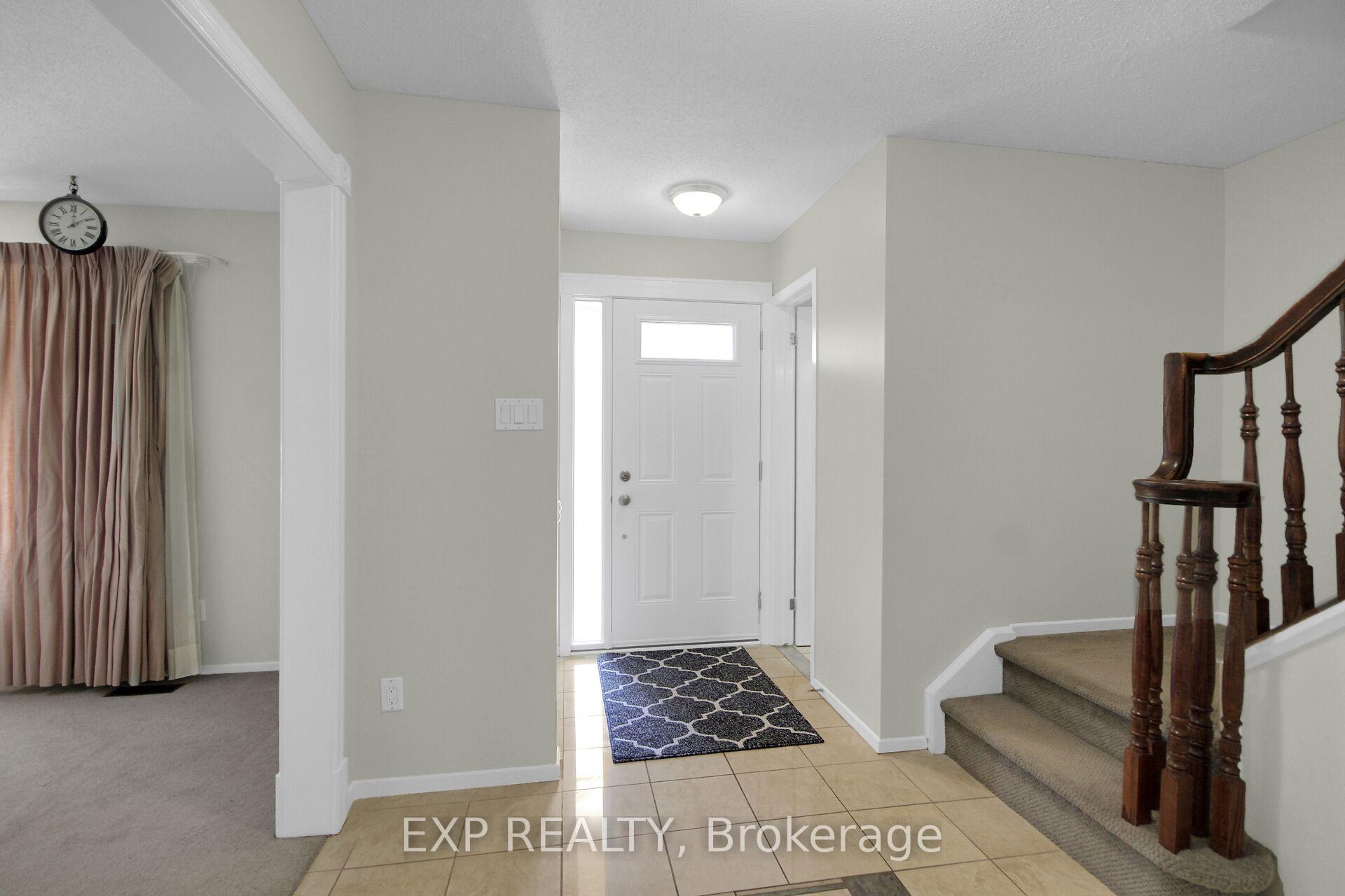 Photo 7 of 13 Shanel Place, Ottawa, Barrhaven - Pheasant Run — HOMEH