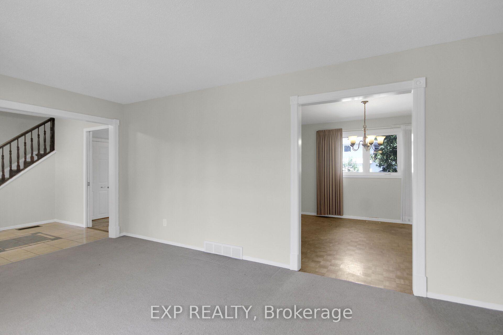 Photo 12 of 13 Shanel Place, Ottawa, Barrhaven - Pheasant Run — HOMEH