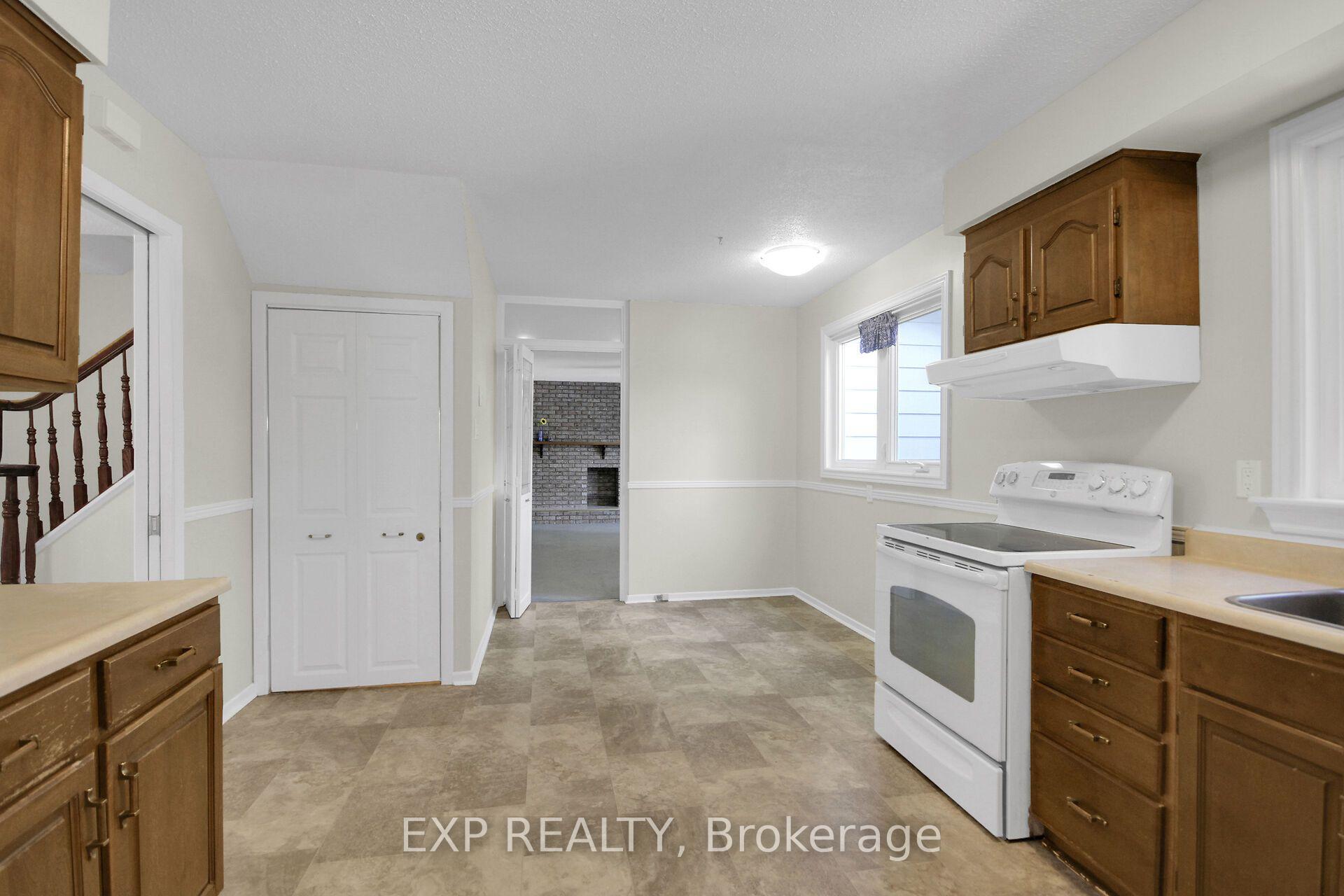 Photo 17 of 13 Shanel Place, Ottawa, Barrhaven - Pheasant Run — HOMEH