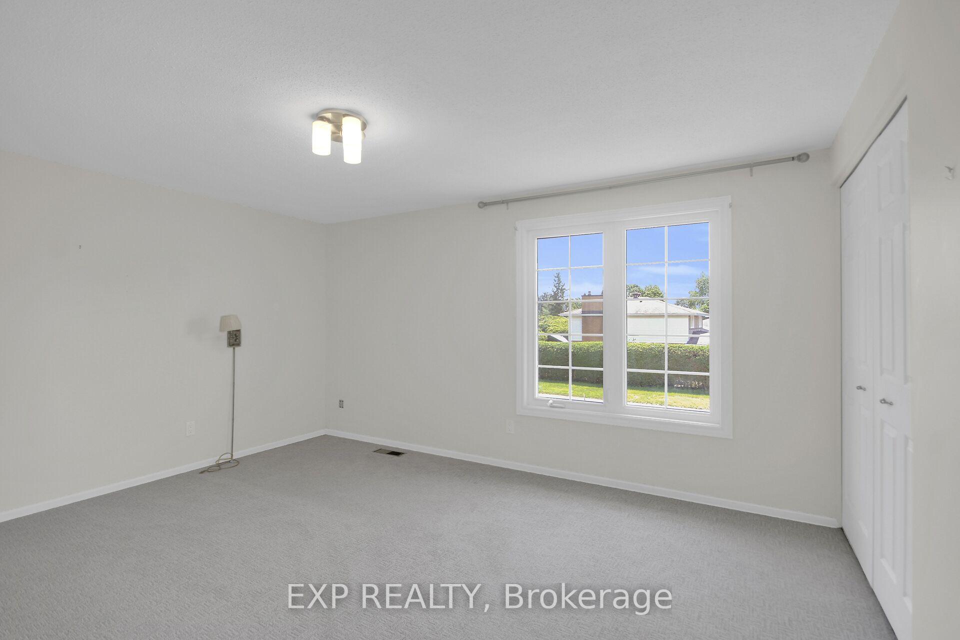 Photo 27 of 13 Shanel Place, Ottawa, Barrhaven - Pheasant Run — HOMEH