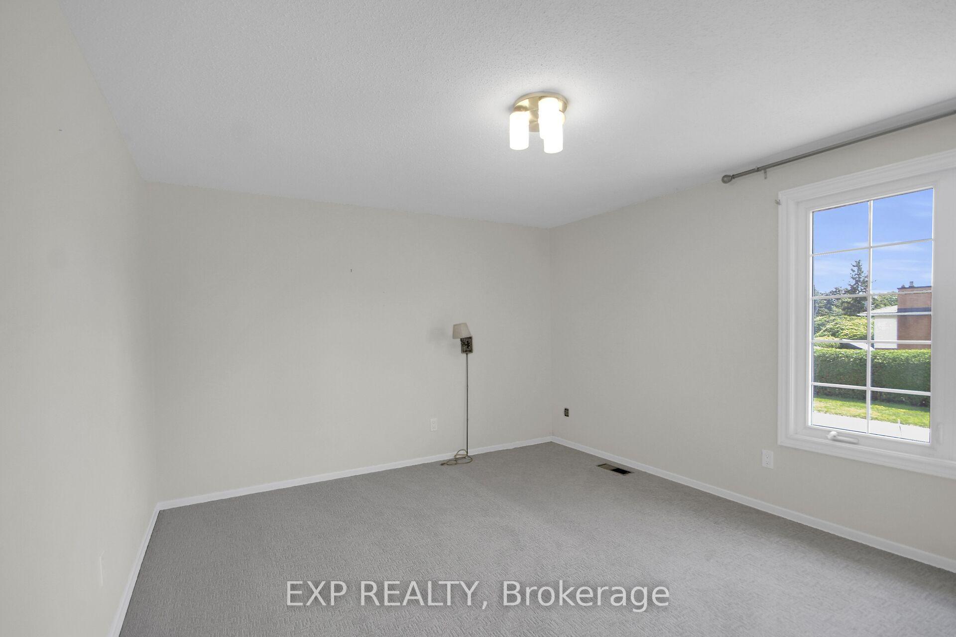 Photo 28 of 13 Shanel Place, Ottawa, Barrhaven - Pheasant Run — HOMEH