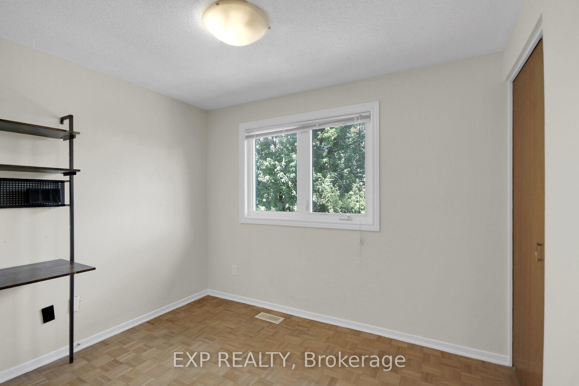 Photo 35 of 13 Shanel Place, Ottawa, Barrhaven - Pheasant Run — HOMEH