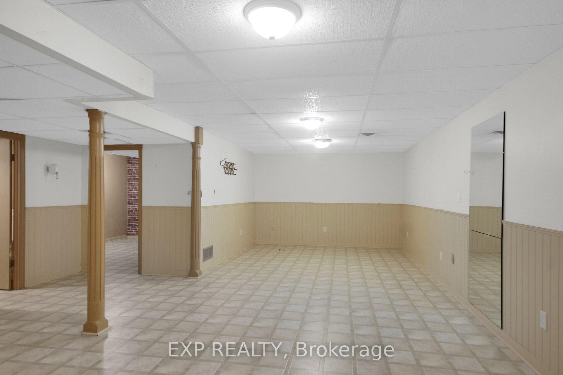 Photo 37 of 13 Shanel Place, Ottawa, Barrhaven - Pheasant Run — HOMEH