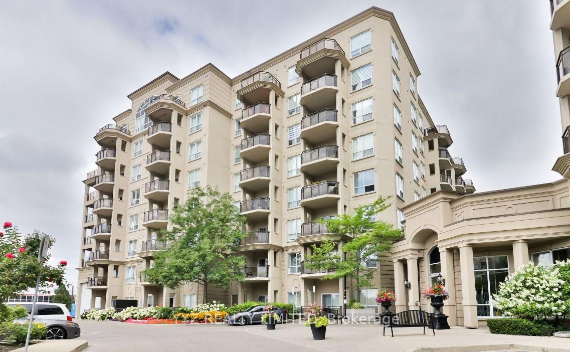 Front of Unit 202, 8 Maison Parc Court