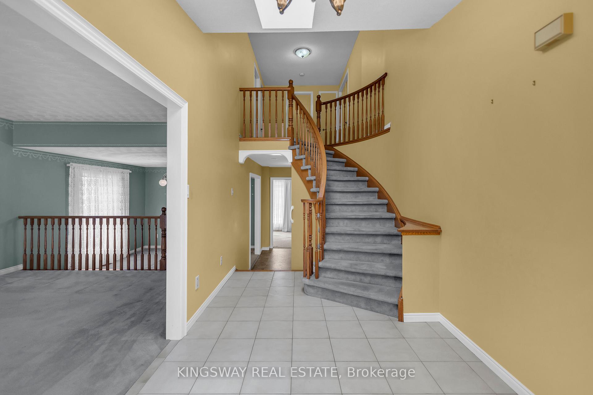 Photo 6 of 56 Ben Tirran Crescent, Hamilton, Stoney Creek — HOMEH