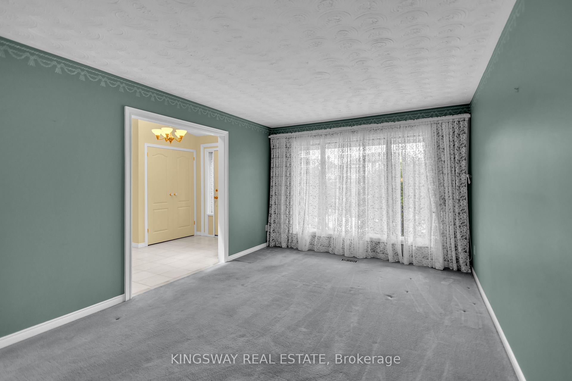 Photo 7 of 56 Ben Tirran Crescent, Hamilton, Stoney Creek — HOMEH