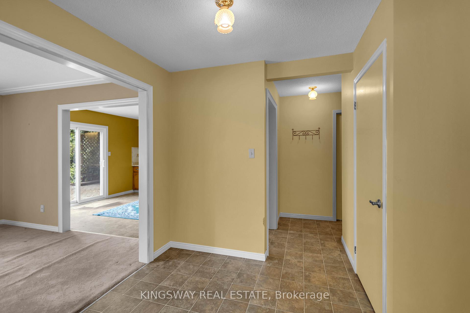 Photo 12 of 56 Ben Tirran Crescent, Hamilton, Stoney Creek — HOMEH