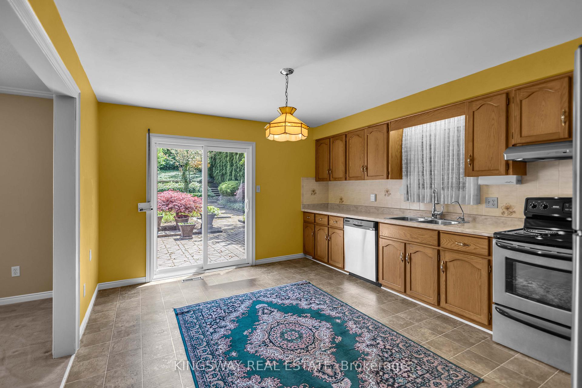 Photo 15 of 56 Ben Tirran Crescent, Hamilton, Stoney Creek — HOMEH
