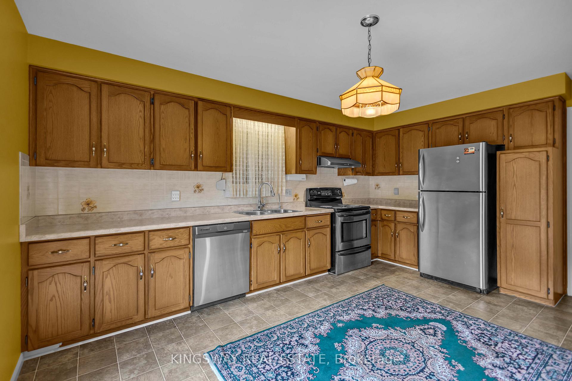 Photo 17 of 56 Ben Tirran Crescent, Hamilton, Stoney Creek — HOMEH