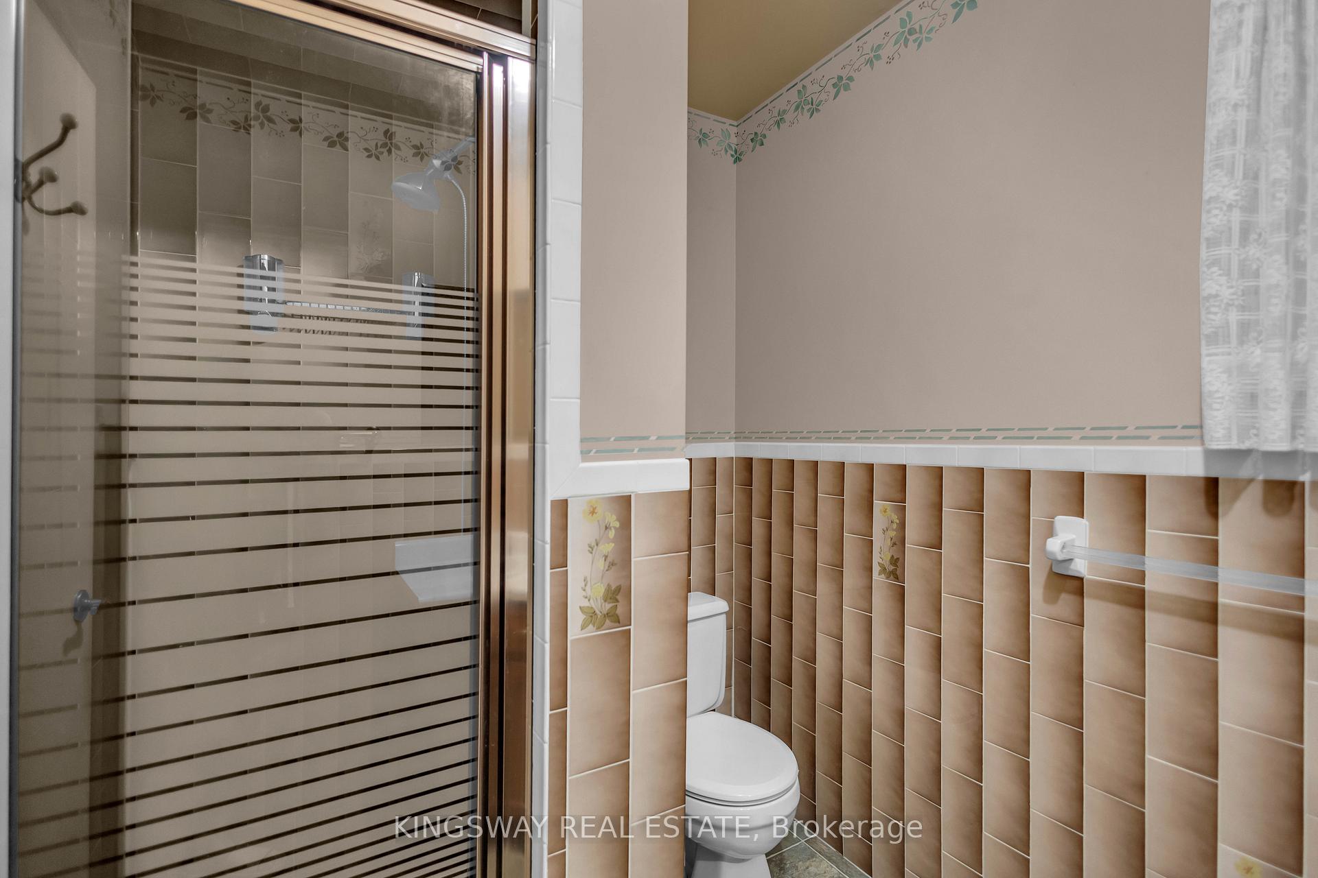 Photo 18 of 56 Ben Tirran Crescent, Hamilton, Stoney Creek — HOMEH