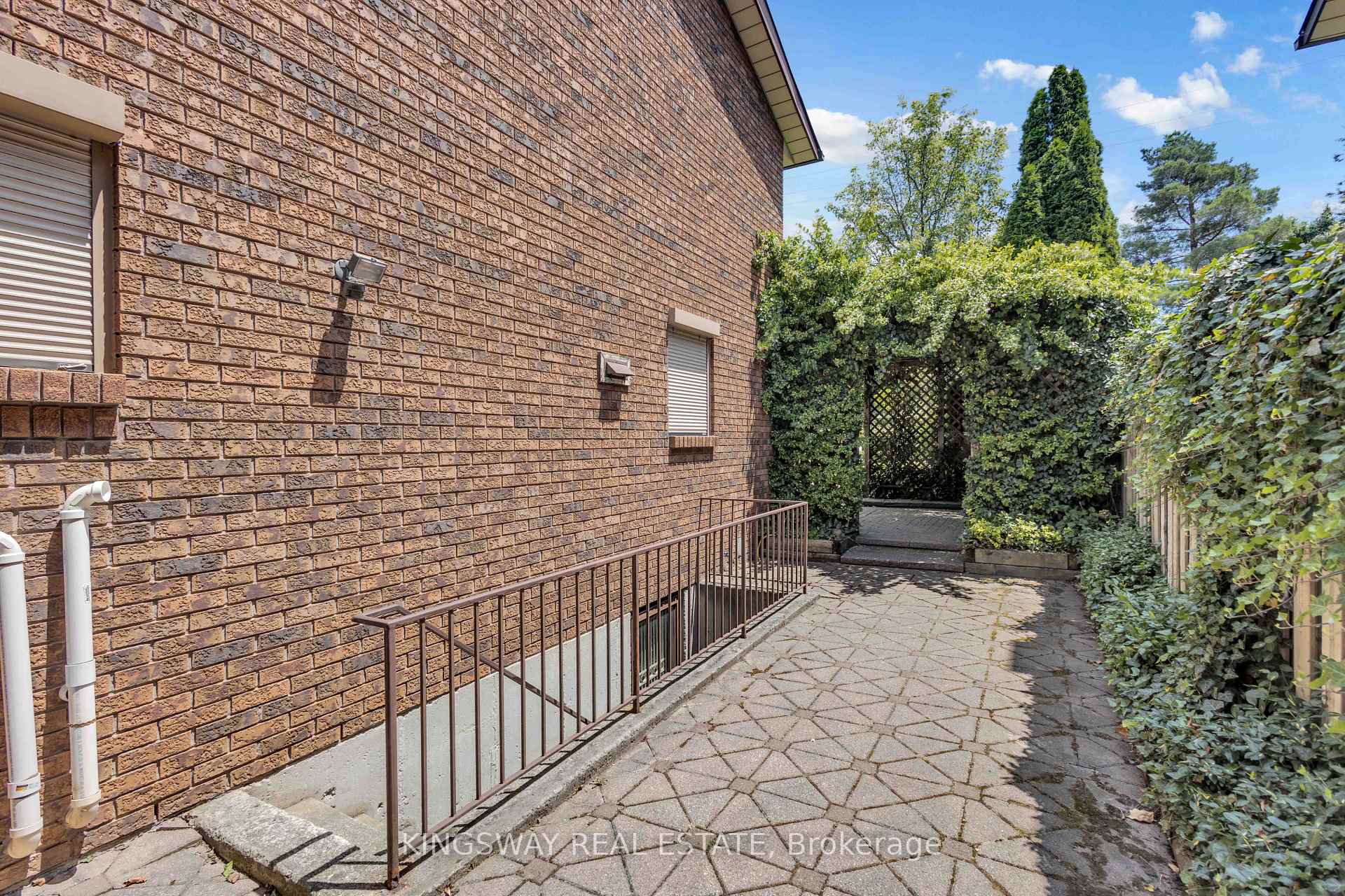 Photo 39 of 56 Ben Tirran Crescent, Hamilton, Stoney Creek — HOMEH