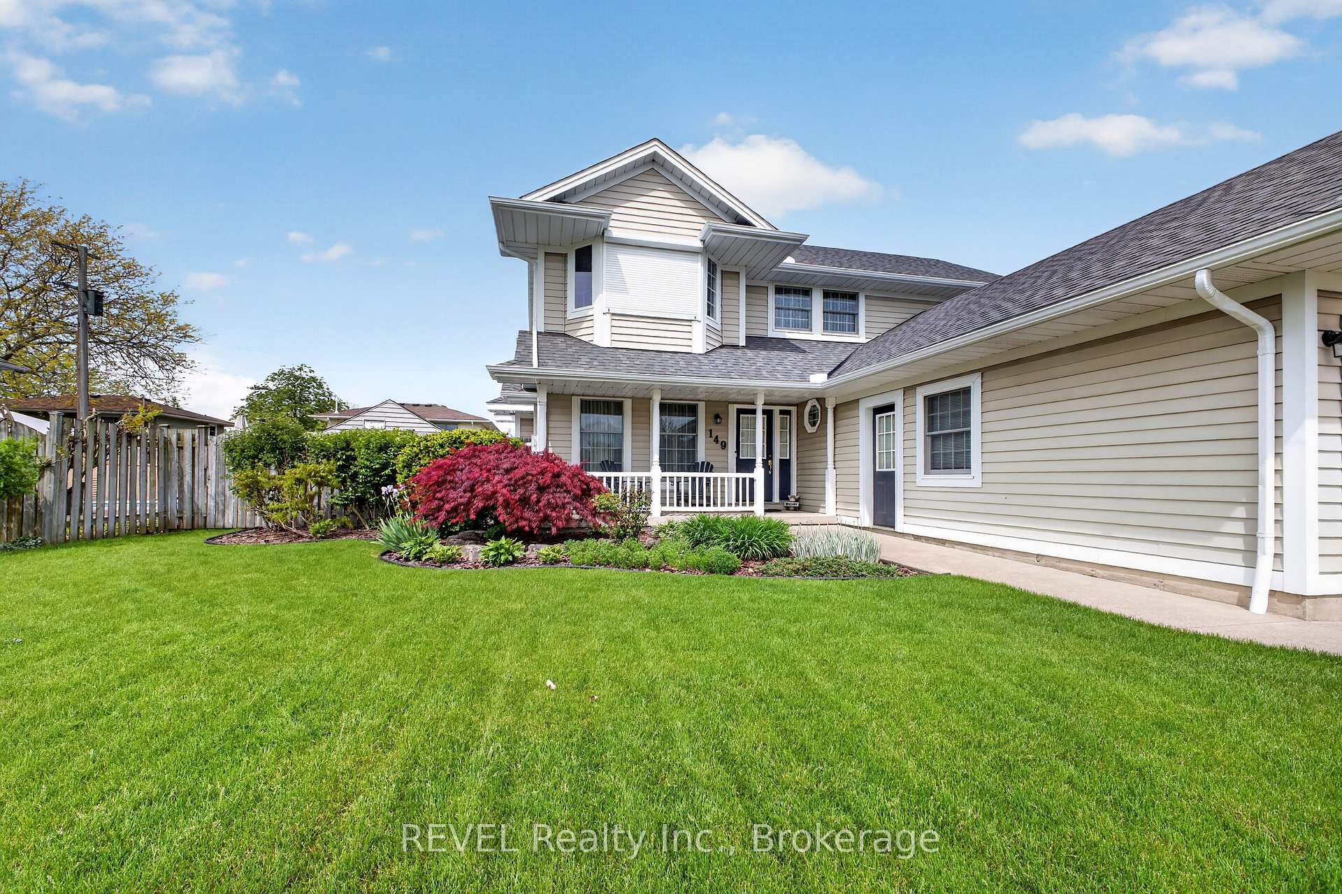 Photo 5 of 149 Green Pointe Drive, Welland, N. Welland — HOMEH