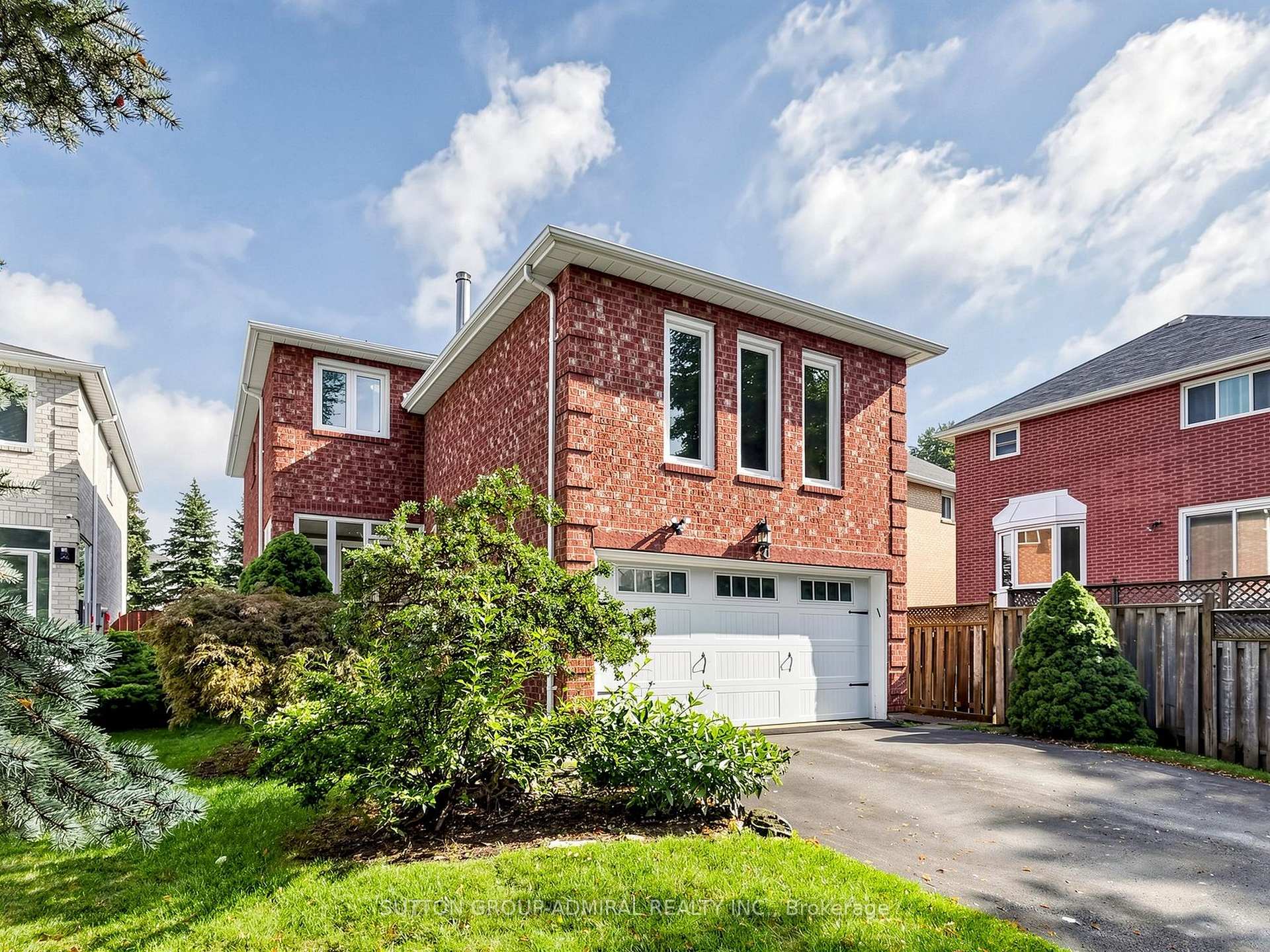 Photo 2 of 48 Glenbury Drive, Vaughan, Brownridge — HOMEH