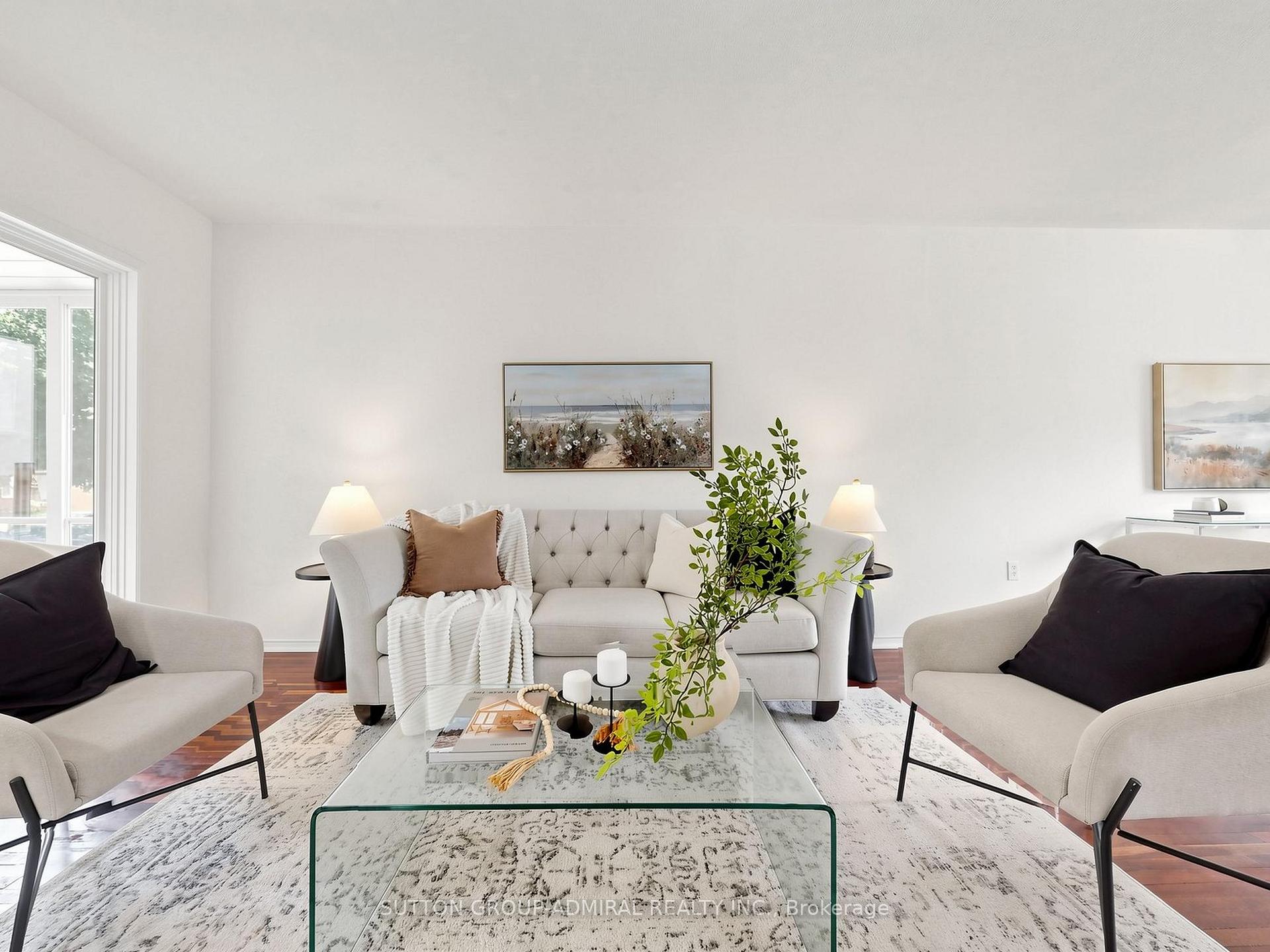 Photo 4 of 48 Glenbury Drive, Vaughan, Brownridge — HOMEH