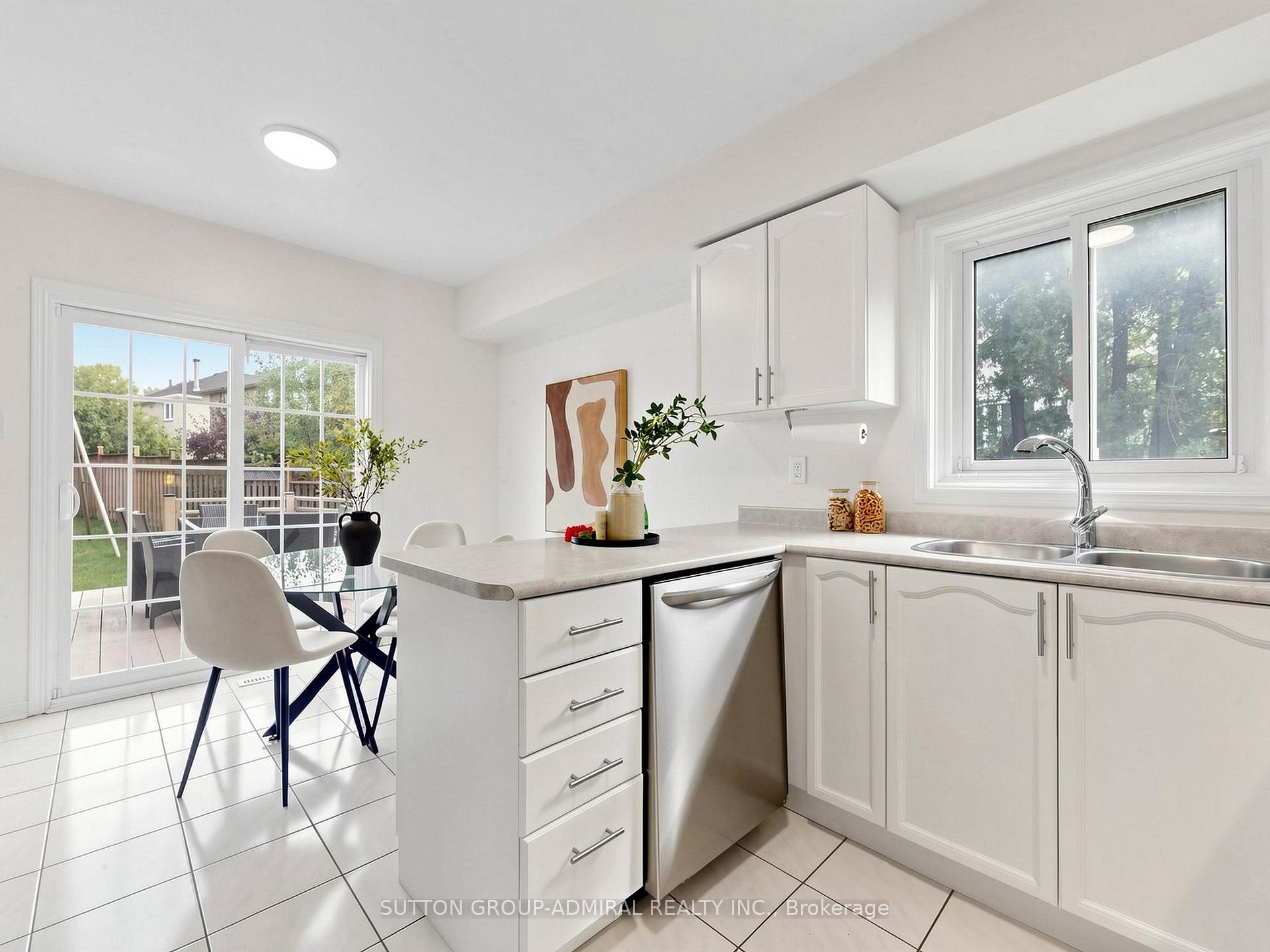 Photo 9 of 48 Glenbury Drive, Vaughan, Brownridge — HOMEH