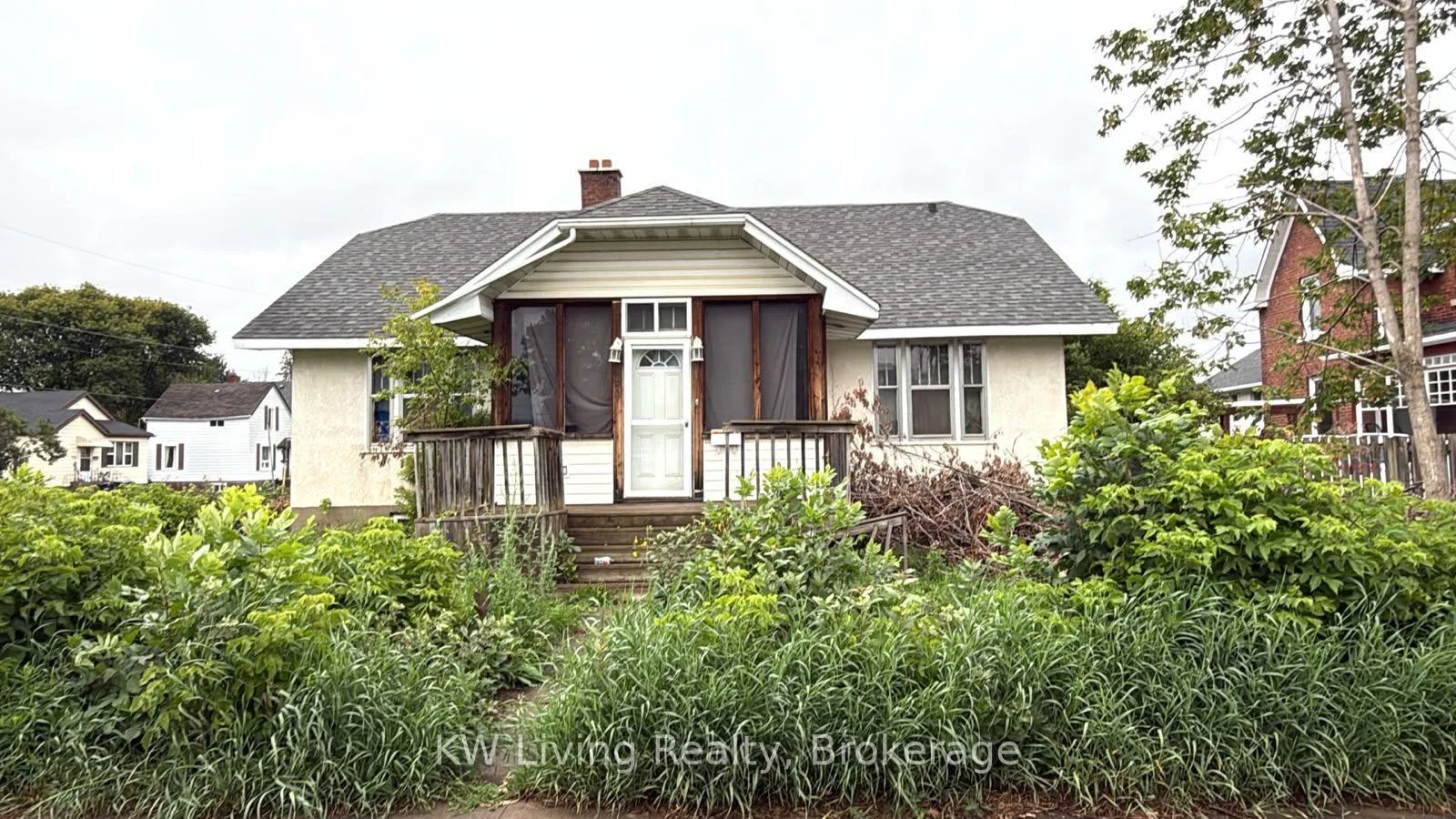 Front of 279 Amelia Street W