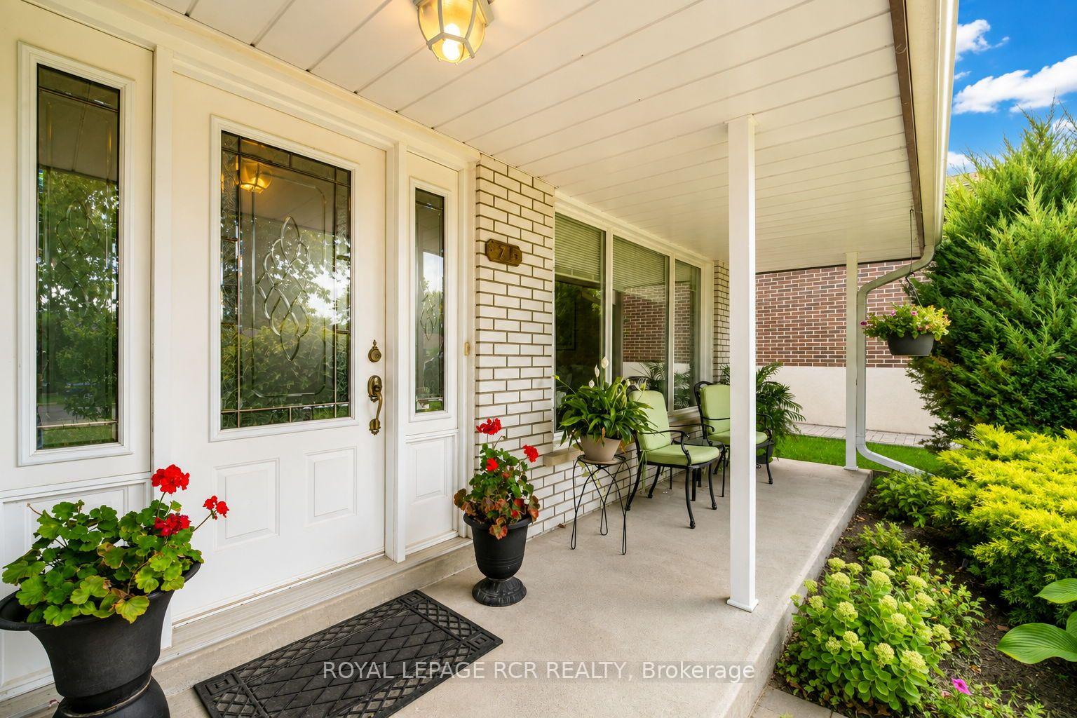 Photo 3 of 71 Birchview Crescent, Caledon, Bolton North — HOMEH