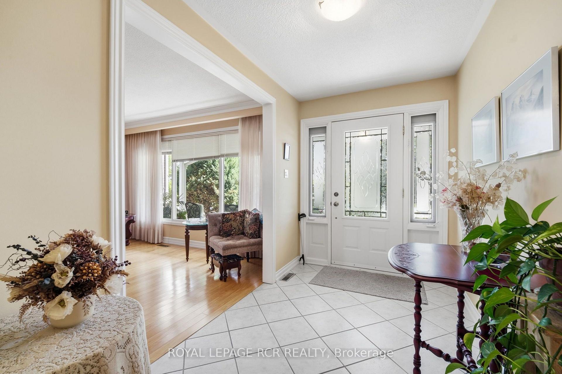 Photo 4 of 71 Birchview Crescent, Caledon, Bolton North — HOMEH