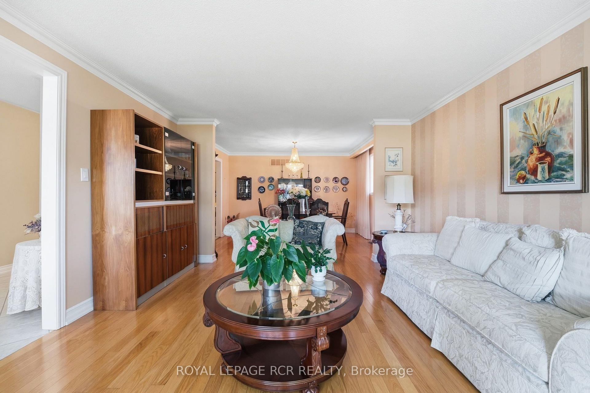 Photo 6 of 71 Birchview Crescent, Caledon, Bolton North — HOMEH