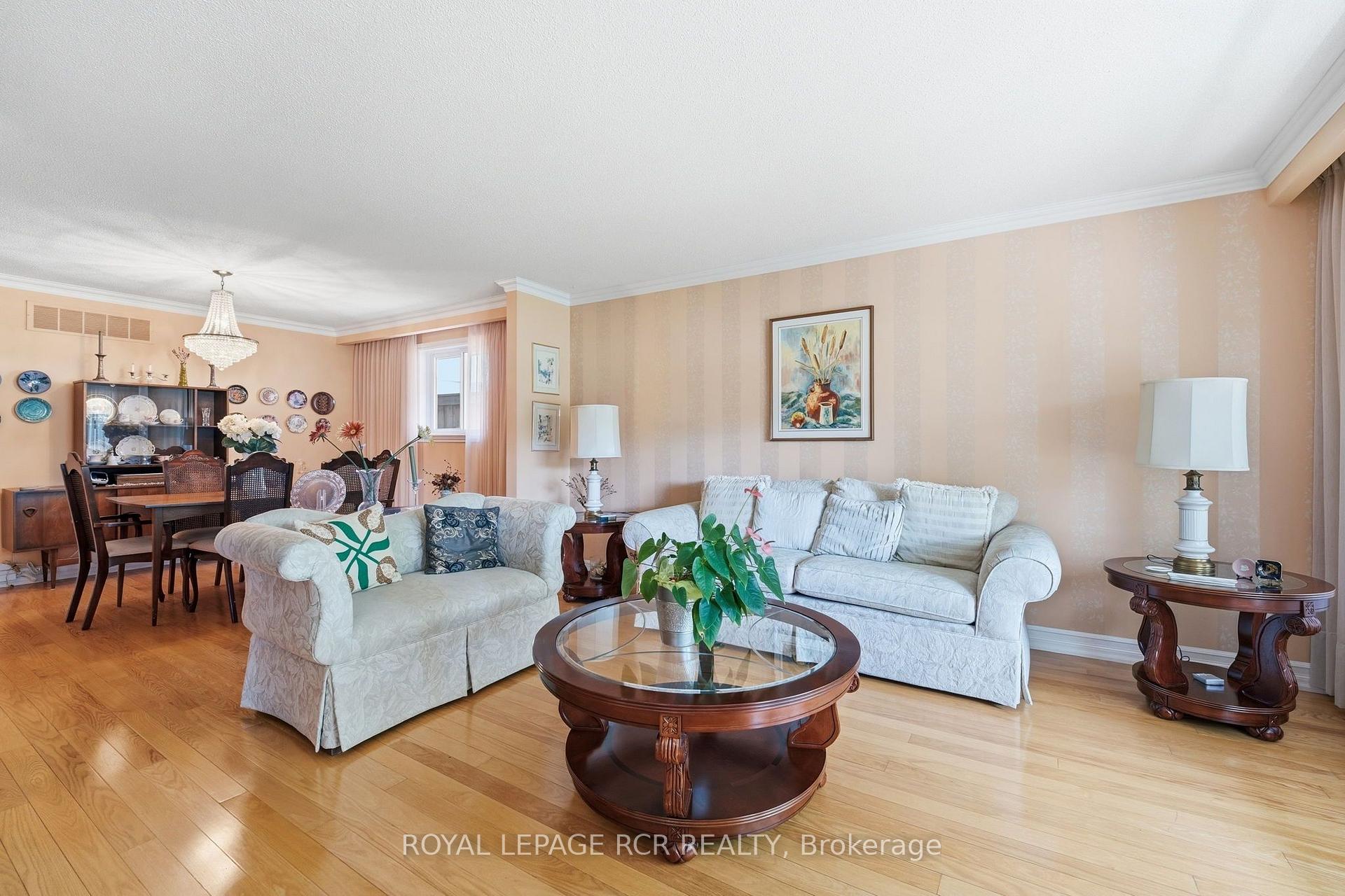 Photo 7 of 71 Birchview Crescent, Caledon, Bolton North — HOMEH