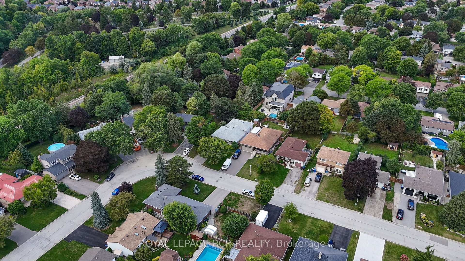 Photo 31 of 71 Birchview Crescent, Caledon, Bolton North — HOMEH