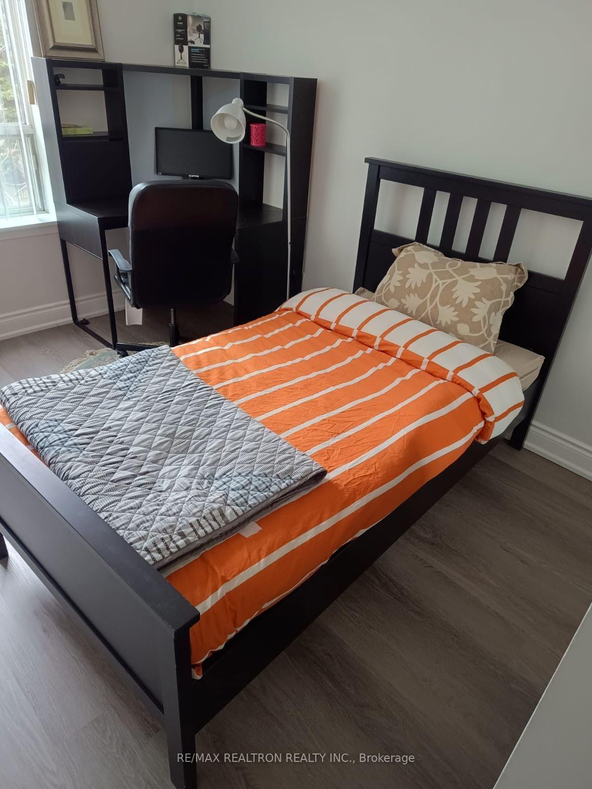 Photo 4 of Unit 310, 18 Hillcrest Avenue, North York, Willowdale East — HOMEH